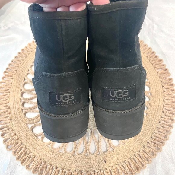 UGG Women's Ridge Mini Snow Boot Black Suede Size 8 - Picture 10 of 11